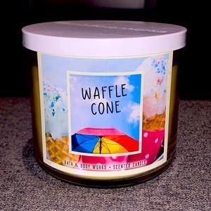 Bath & Body Works Waffle Cone 3 Wick Candle